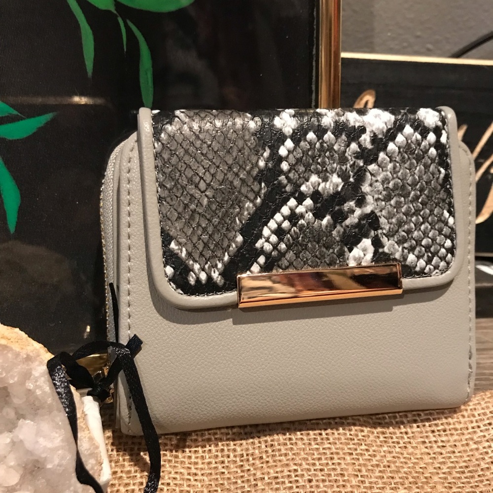Brand New, Stunning wallet